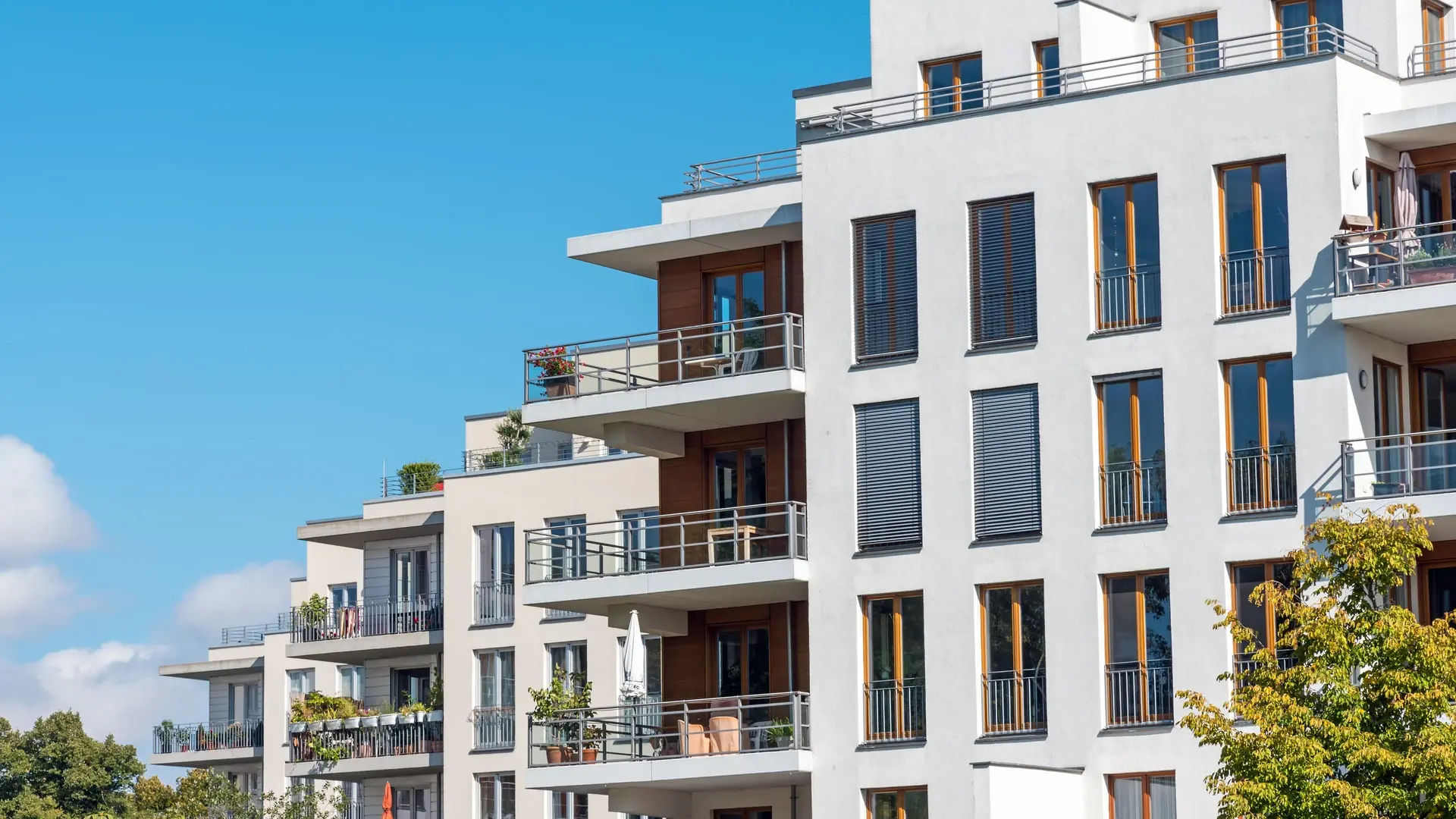 Moderne Wohnimmobilie von IGC Immobilien